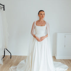 KATE. single tier veil, ribbon trim.