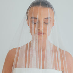 LILY. plain tulle, blusher veil.