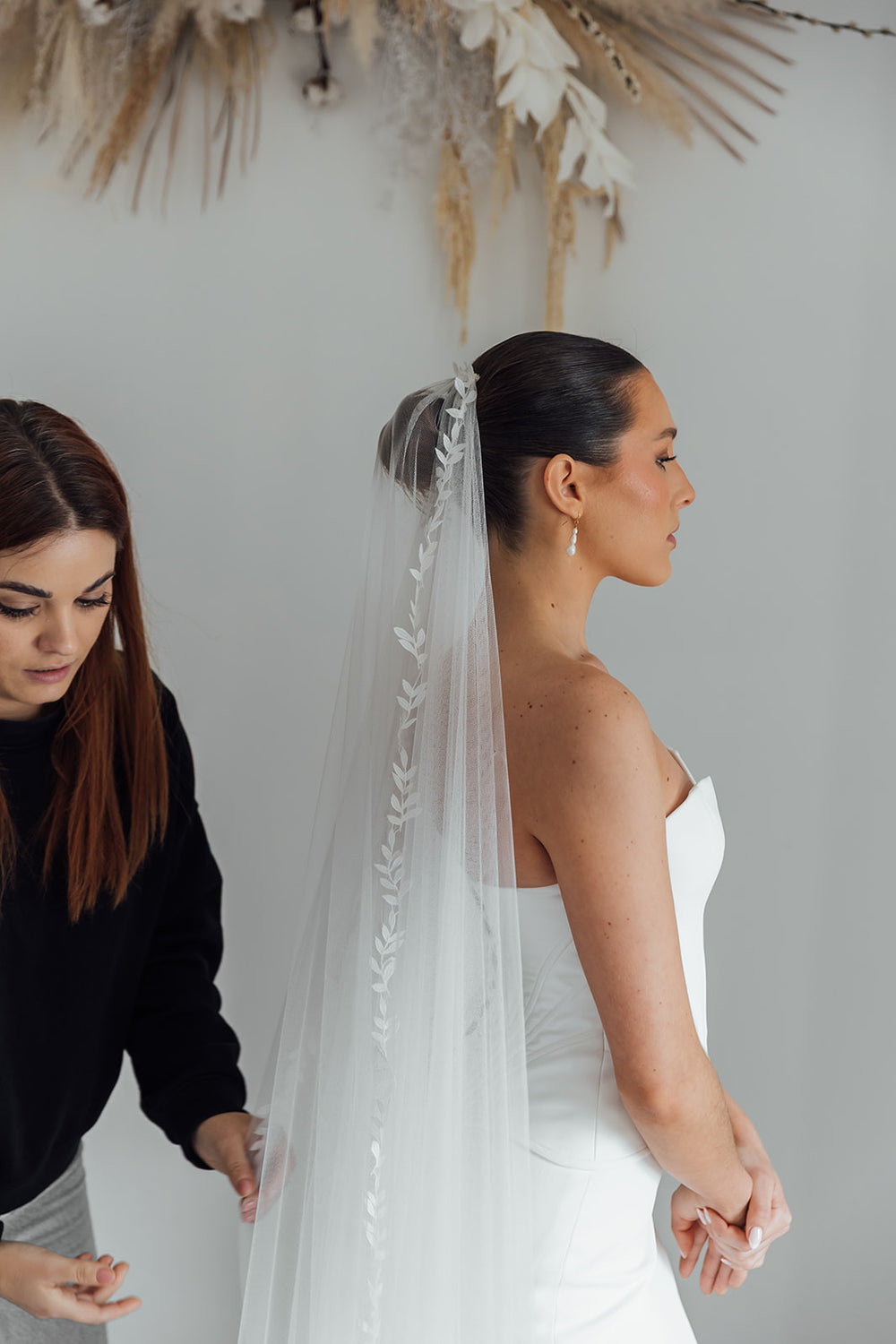 WILLOW. single tier veil, leaf detail.