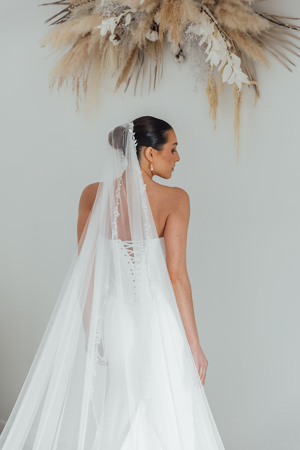 WILLOW. single tier veil, leaf detail.