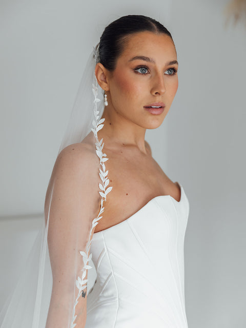 WILLOW. single tier veil, leaf detail.