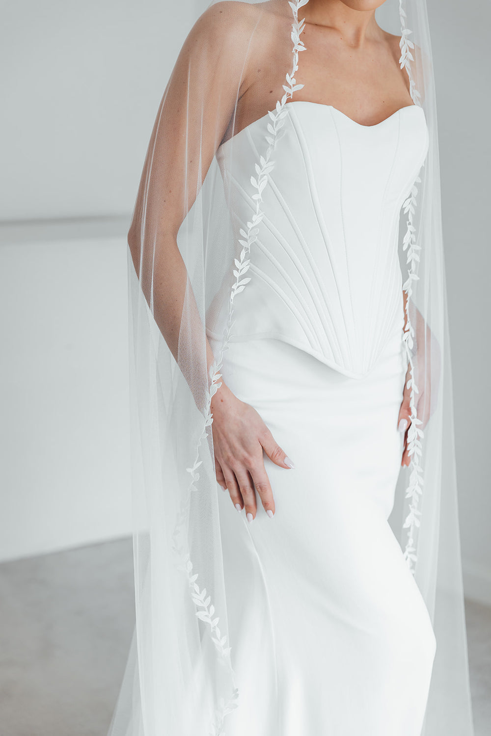 WILLOW. single tier veil, leaf detail.