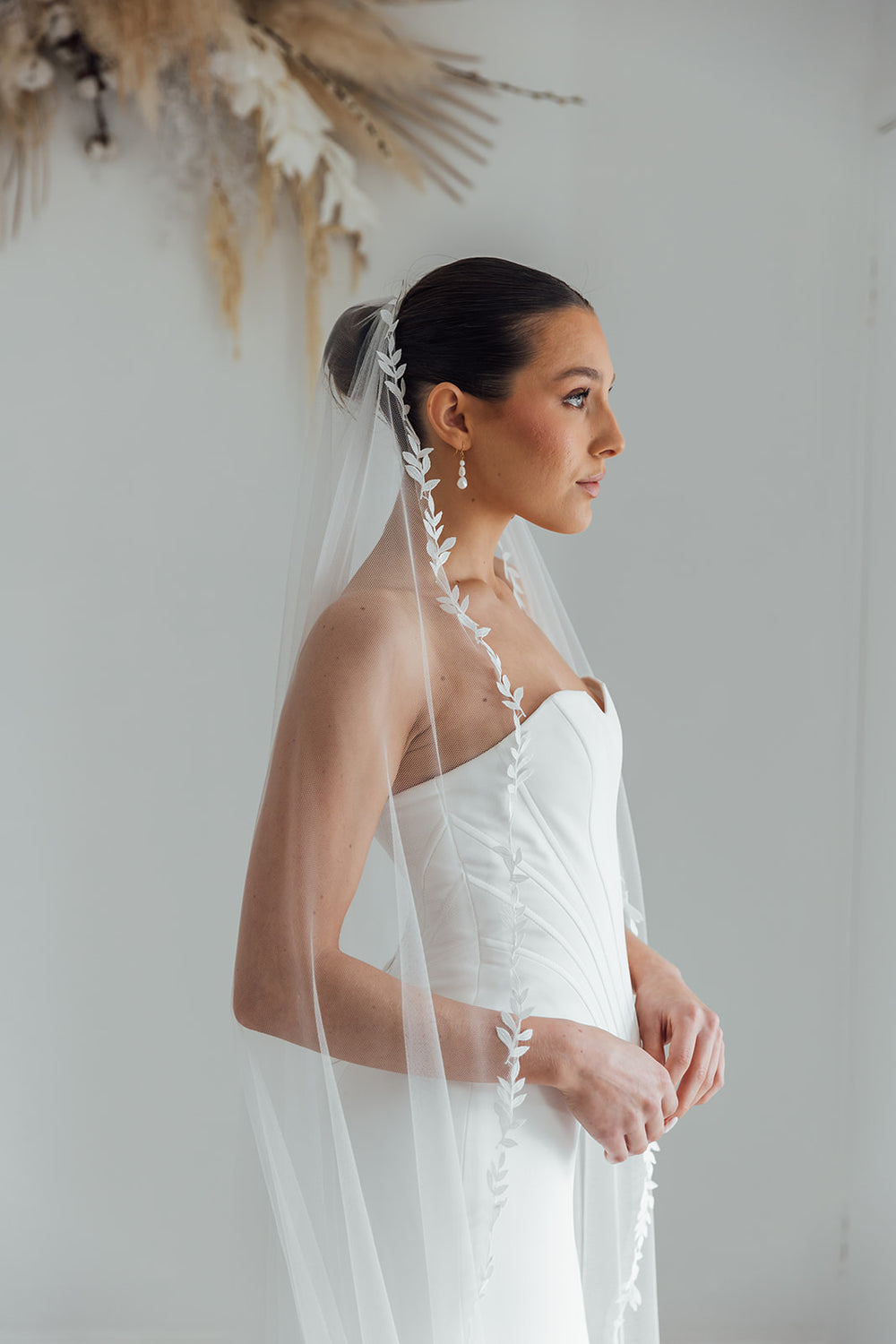 WILLOW. single tier veil, leaf detail.