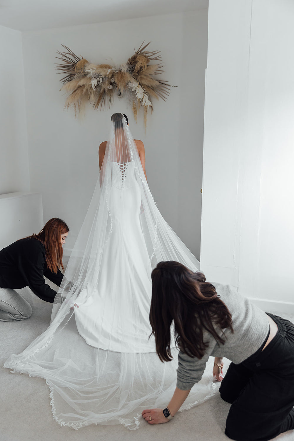 WILLOW. single tier veil, leaf detail.