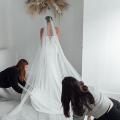 WILLOW. single tier veil, leaf detail.