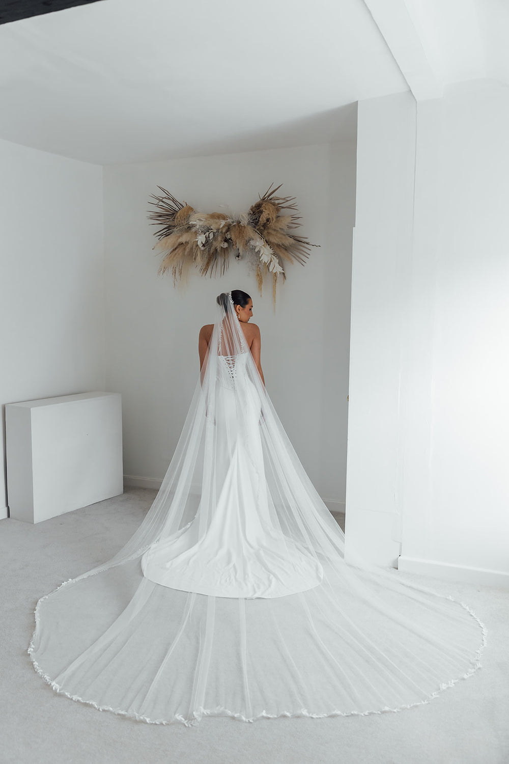 WILLOW. single tier veil, leaf detail.