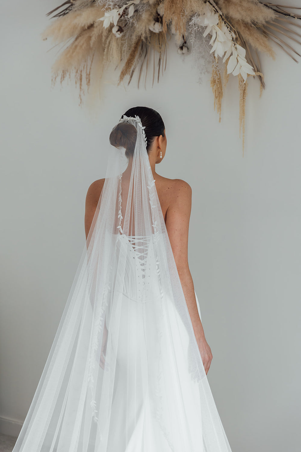 WILLOW. single tier veil, leaf detail.