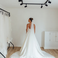 ANDY. single tier veil, barely there, plain tulle.
