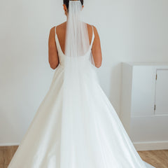 ANDY. single tier veil, barely there, plain tulle.