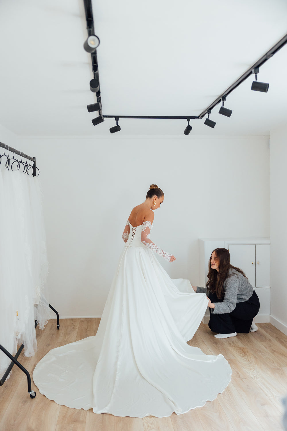 BILLIE. corded lace bridal sleeves.