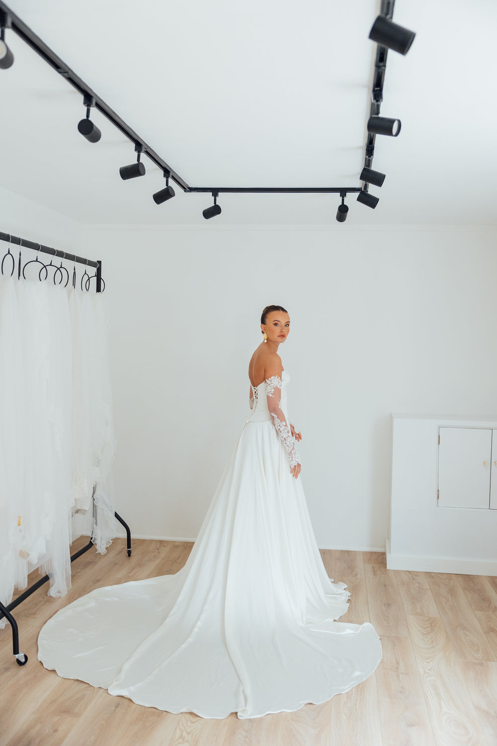 BILLIE. corded lace bridal sleeves.