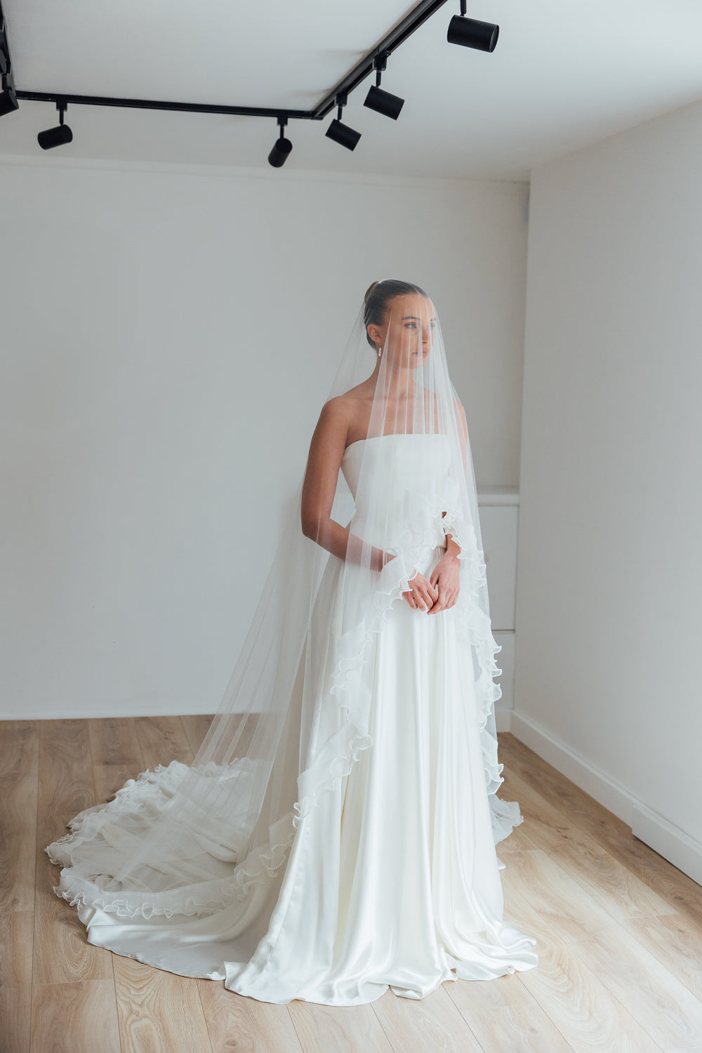 LALA. blusher veil, pearl edge ruffle trim.