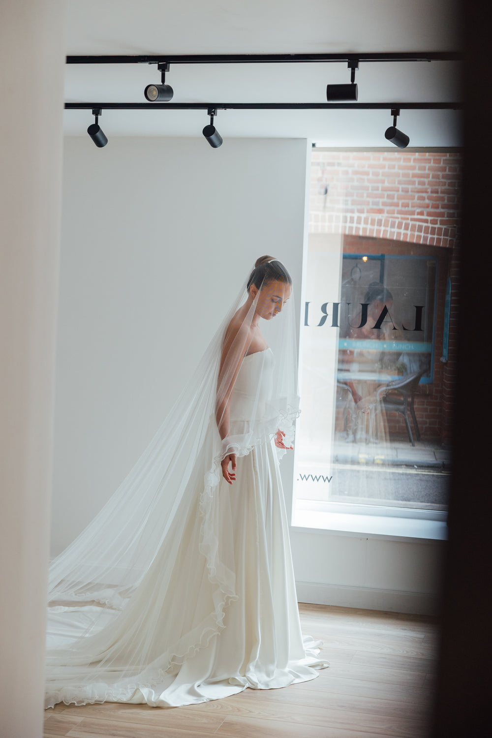 LALA. blusher veil, pearl edge ruffle trim.