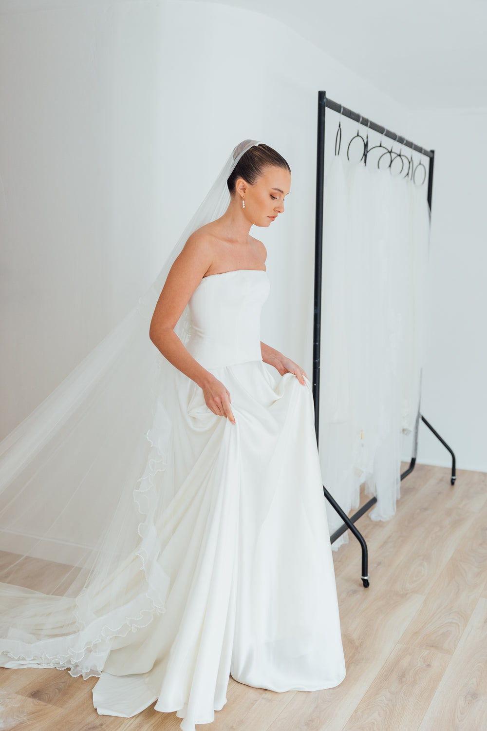 LALA. blusher veil, pearl edge ruffle trim.