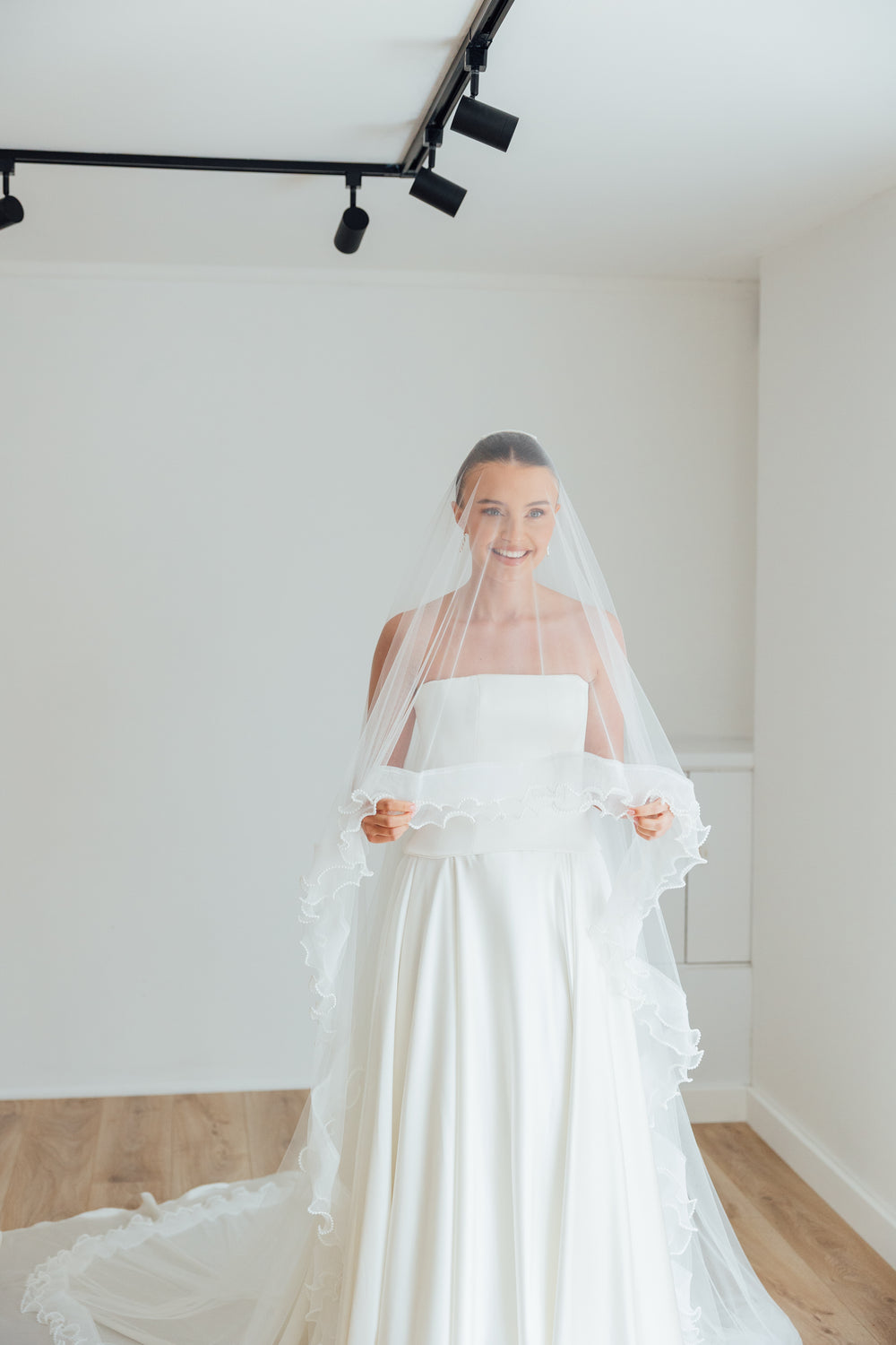 LALA. blusher veil, pearl edge ruffle trim.