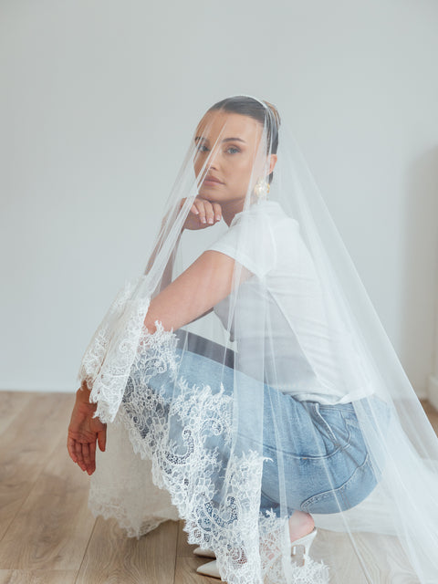 LIV. blusher veil, wide lace edge.